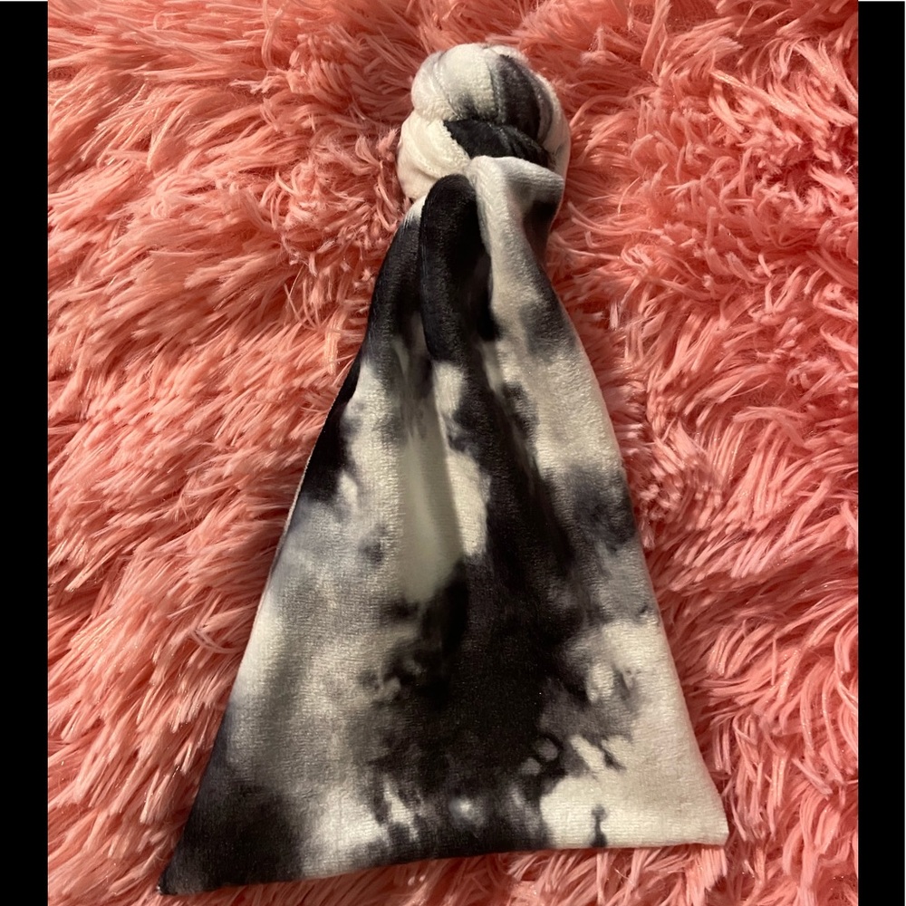 Velvet Black tie dye Topknot